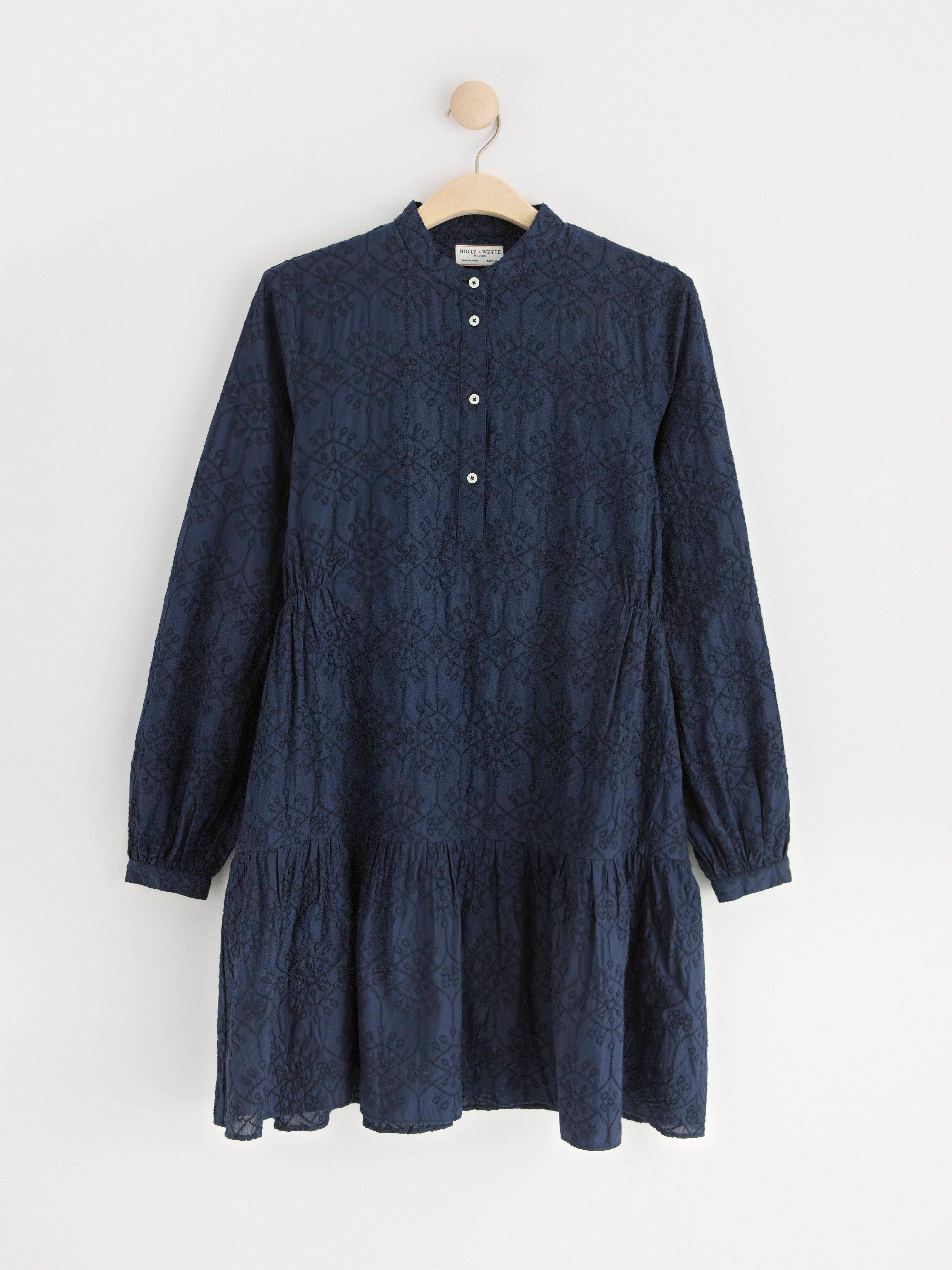 Långärmad miniklänning med broderi