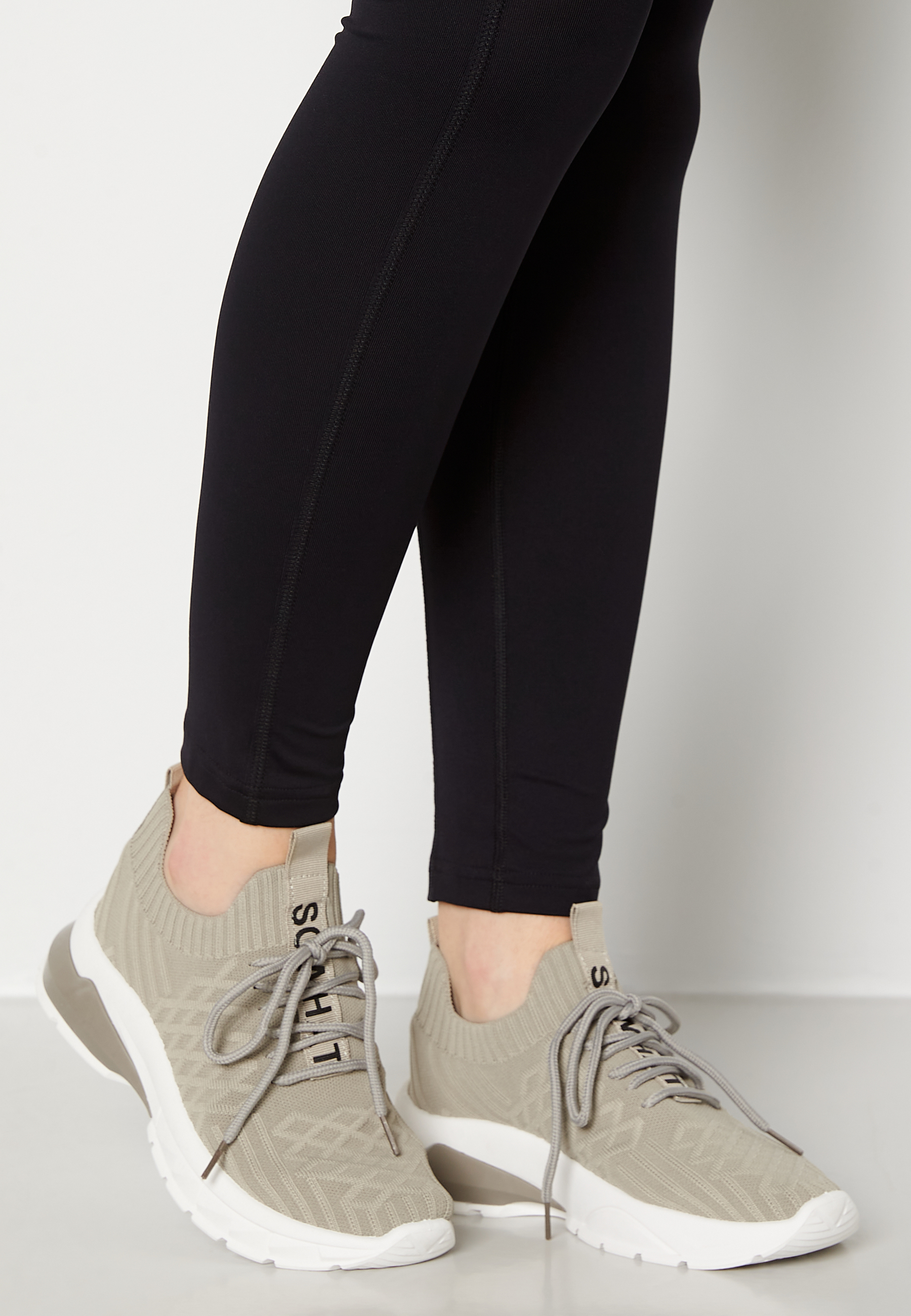 014 Sneakers