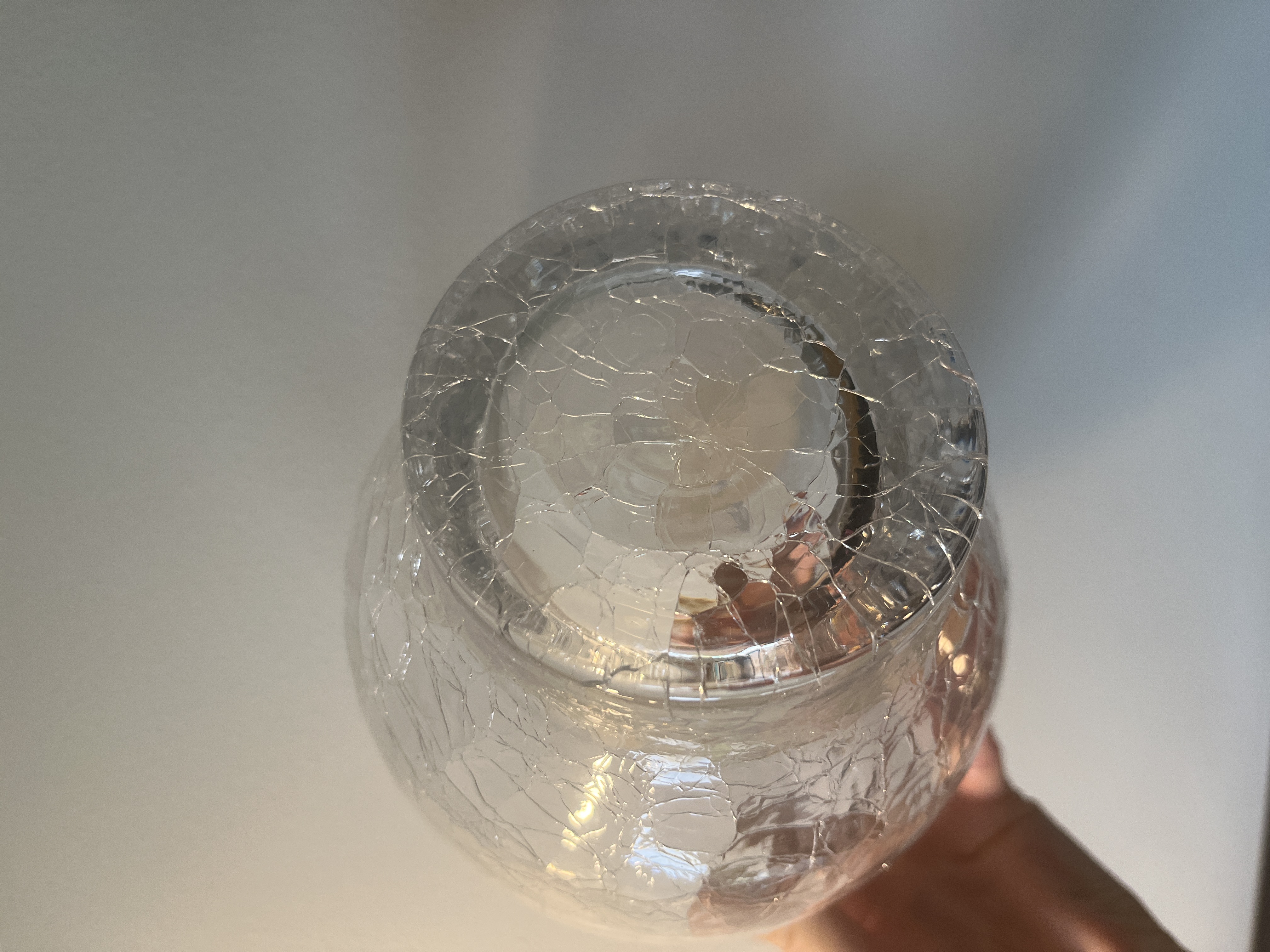 Vas med dekorativt spräckligt klarglas